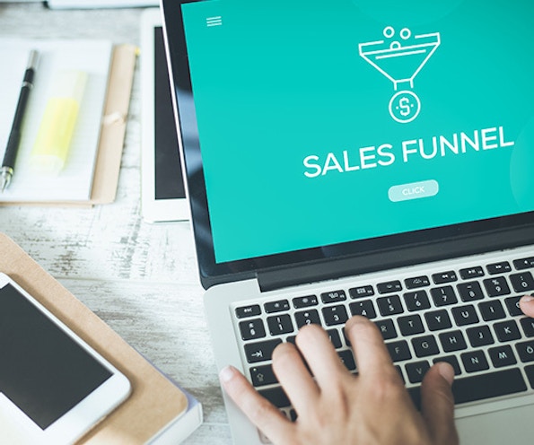 Nutureyoursalesleads postimage person using laptop
